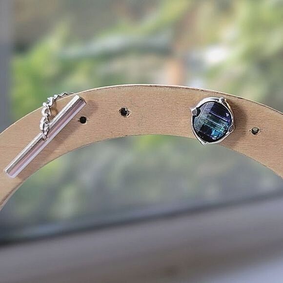 Vtg faceted blue-green faux gem silver tone tie pin - Picture 4 of 12